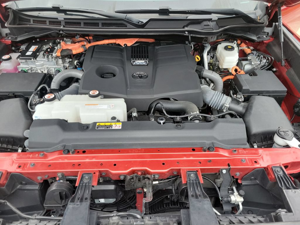 Used 2024 Toyota Tundra Platinum AWD/4WD image 35