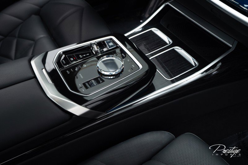 Used 2023 BMW 740i w/ Parking Assistance Package image 45