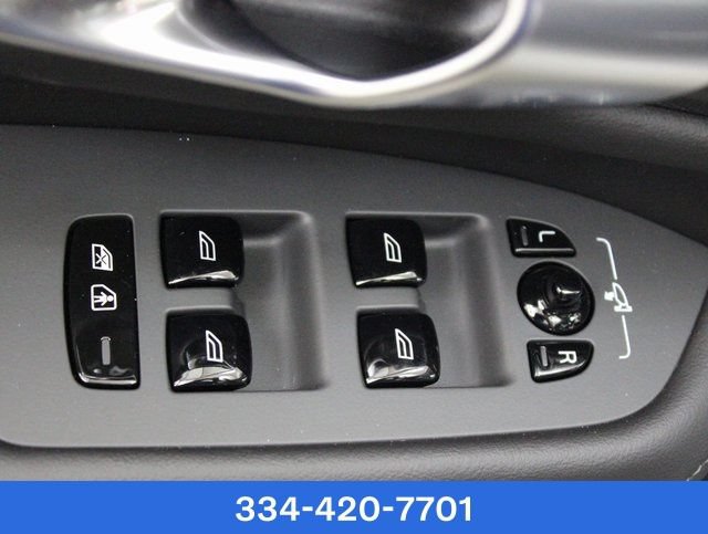 Used 2024 Volvo XC90 B6 Plus w/ Protection Package AWD/4WD image 12