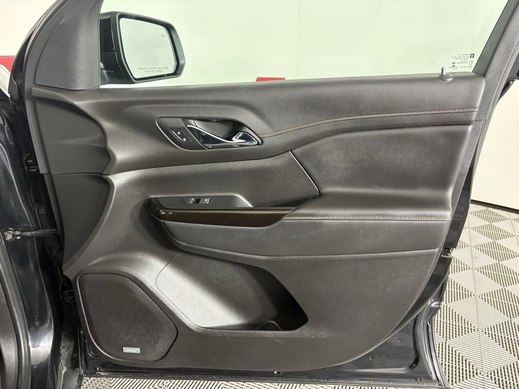 Used 2022 GMC Acadia AT4 w/ Technology Package image 40