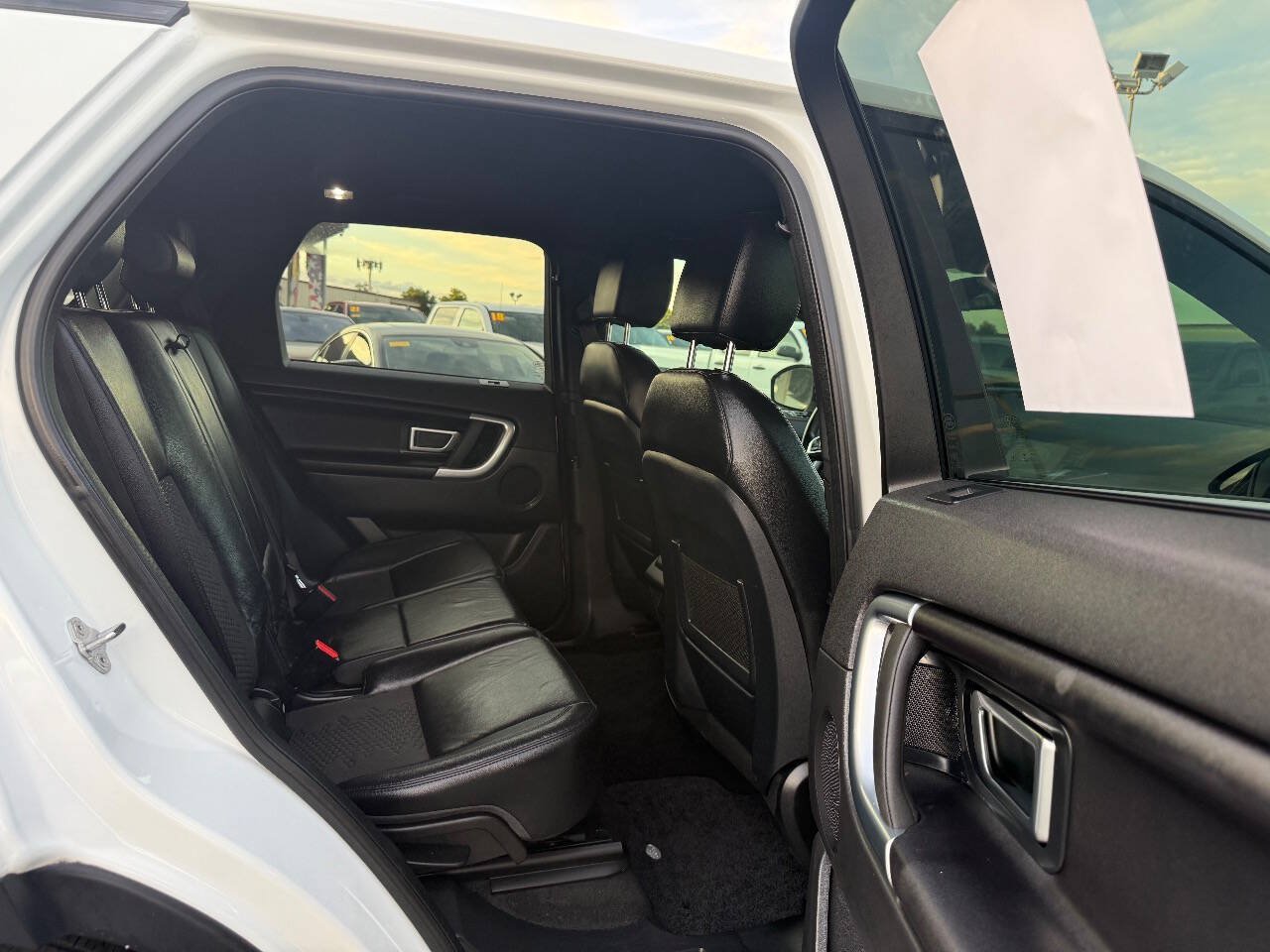 Used 2018 Land Rover Discovery Sport SE AWD/4WD image 13