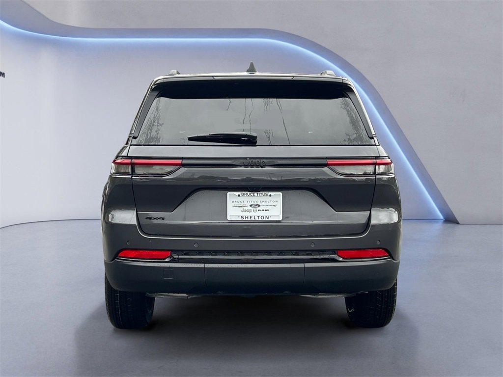 New 2025 Jeep Grand Cherokee 4WD image 4