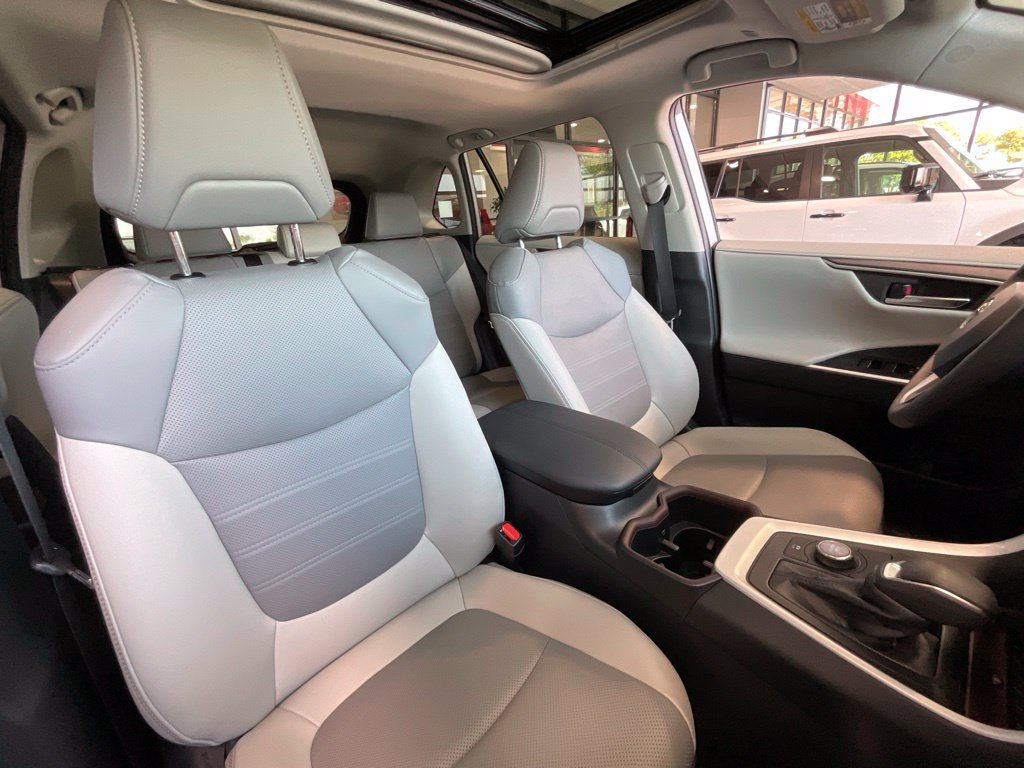 Certified 2025 Toyota RAV4 Limited w/ Advanced Technology Package AWD/4WD image 19