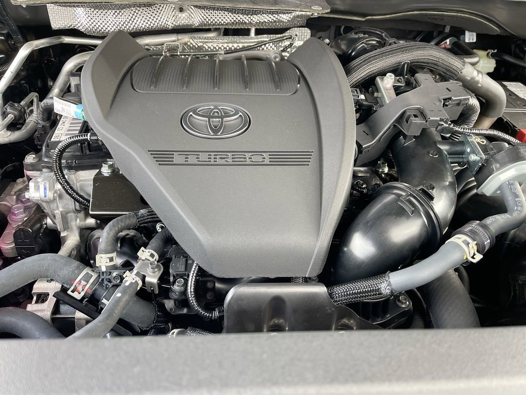 Used 2025 Toyota Highlander LE AWD/4WD image 18