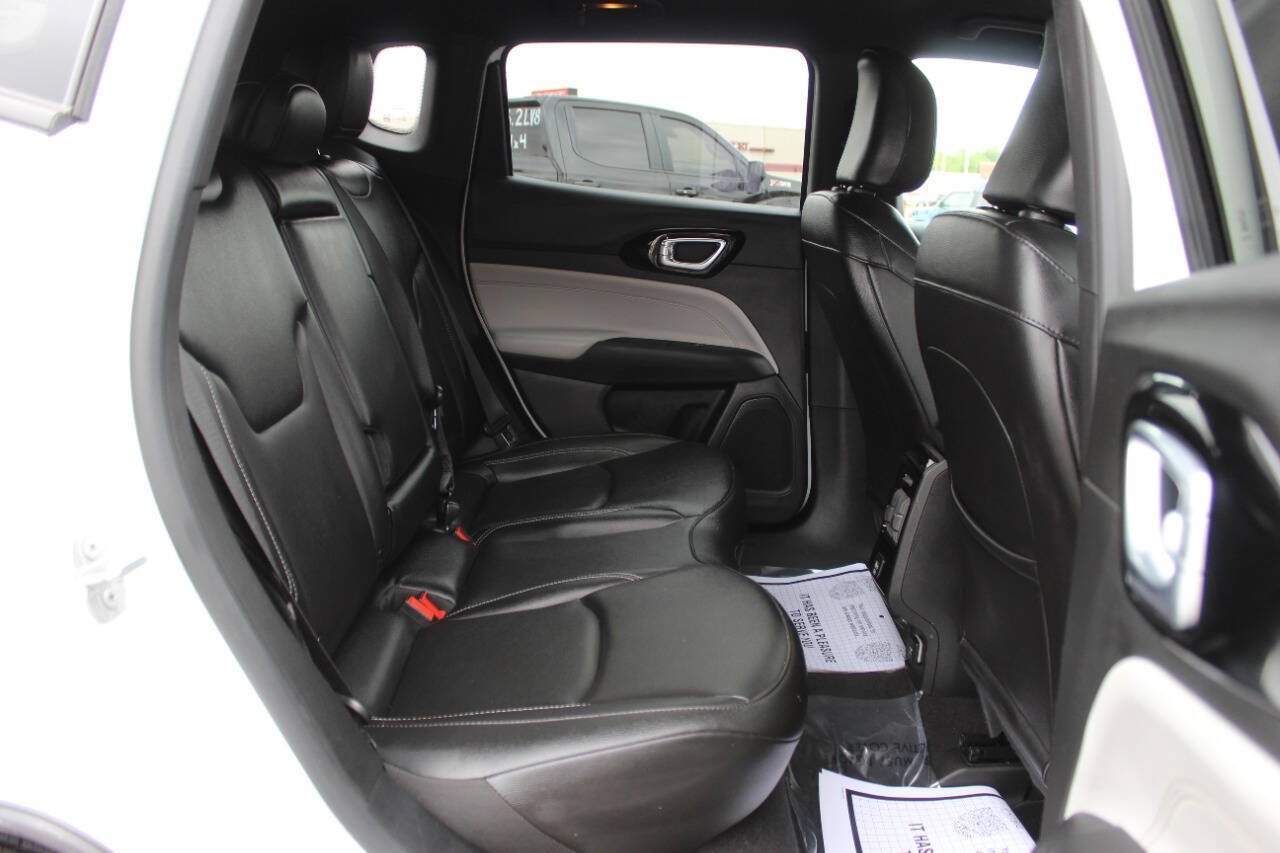 Used 2025 Jeep Compass Limited AWD/4WD image 11