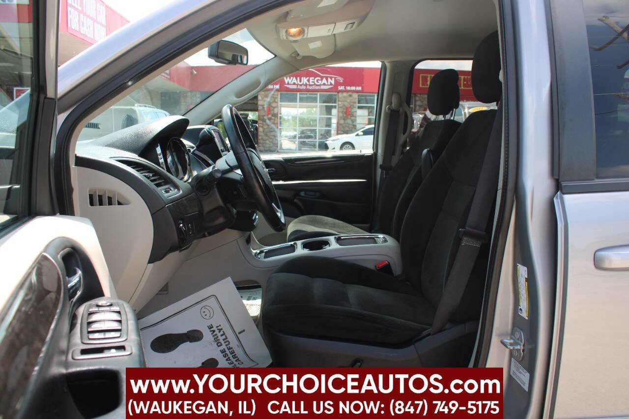 Used 2015 Dodge Grand Caravan SXT w/ UConnect Hands-Free Group FWD image 12
