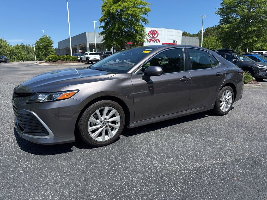 Used 2022 Toyota Camry LE FWD image 1