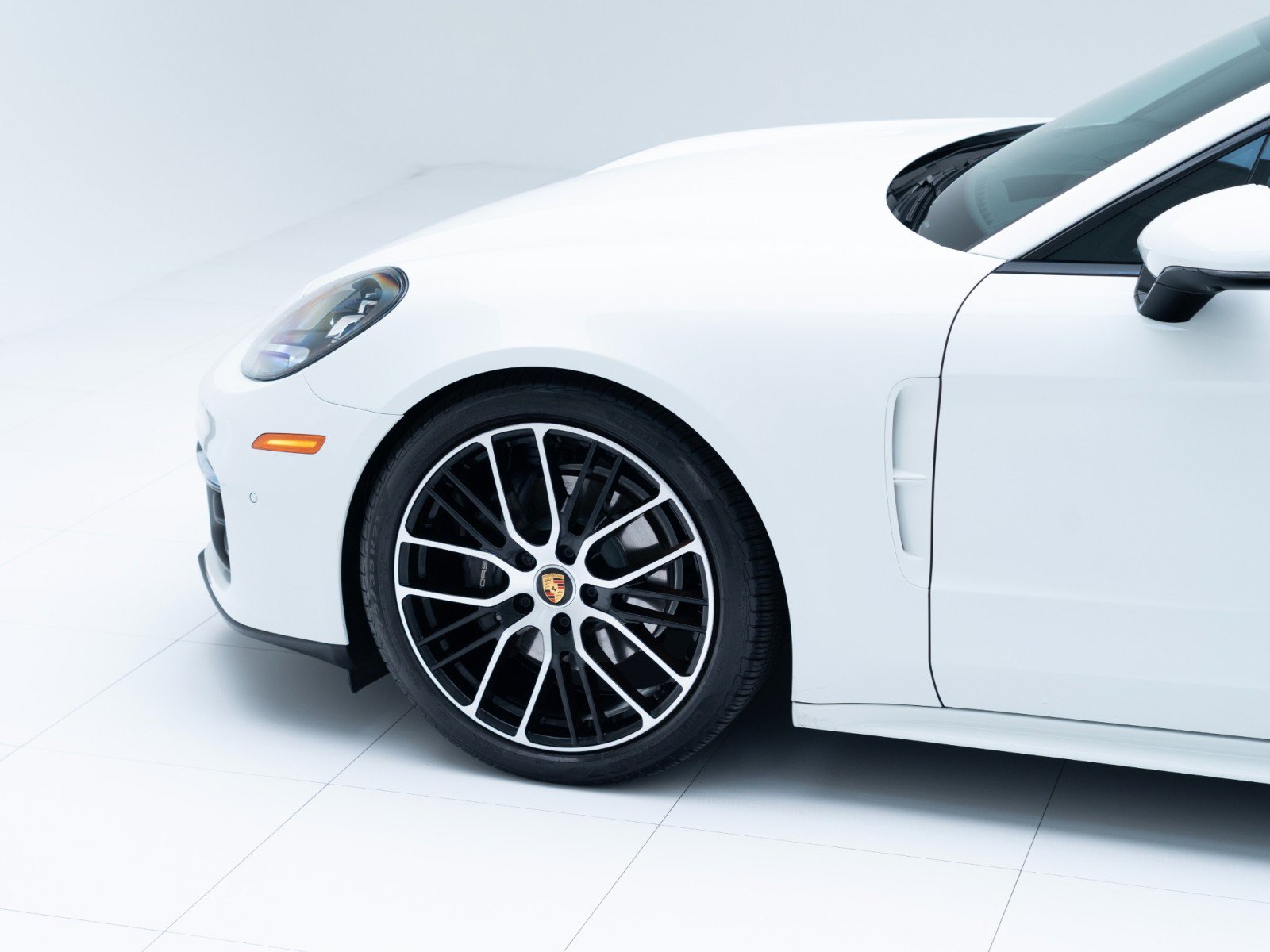 Certified 2023 Porsche Panamera Platinum Edition image 11
