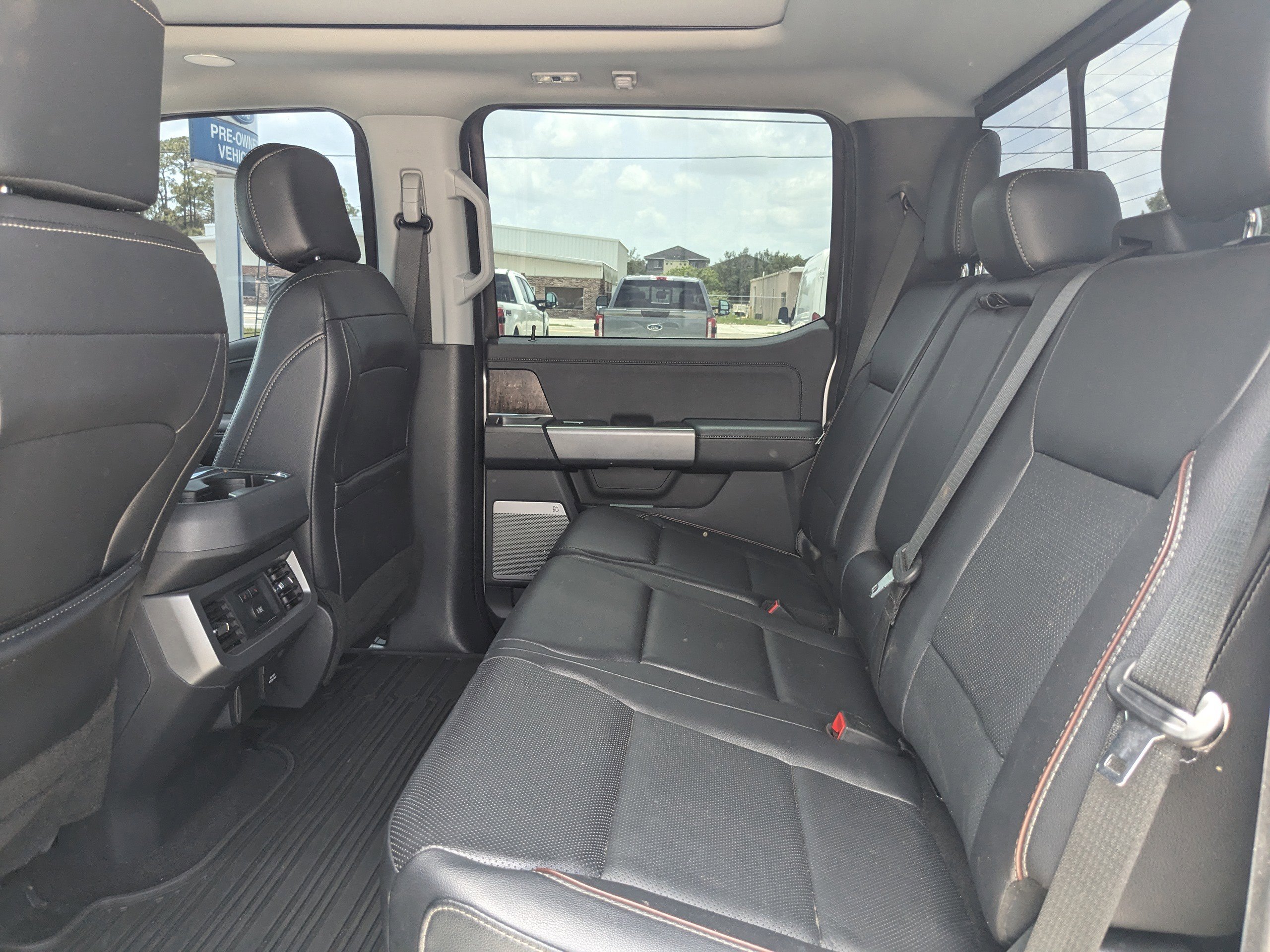 Used 2023 Ford F250 Lariat w/ Lariat Ultimate Package AWD/4WD image 10