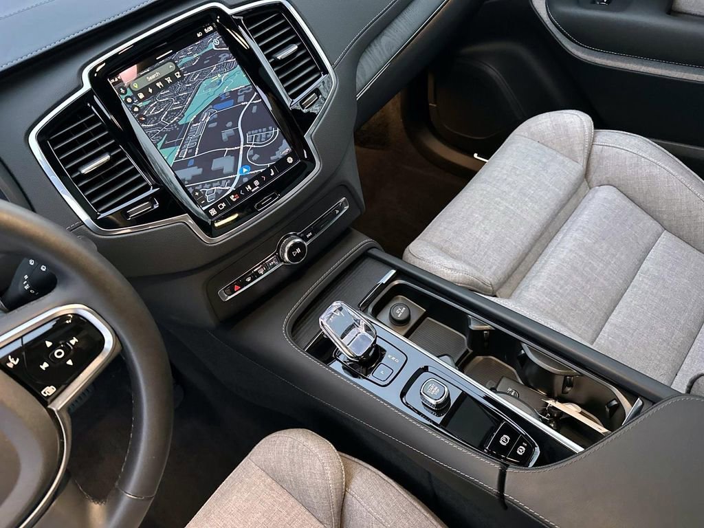 Used 2025 Volvo XC90 T8 Ultra image 26