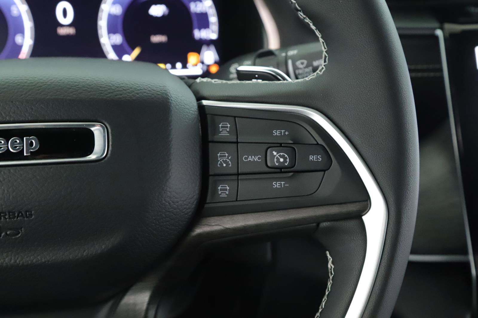 New 2025 Jeep Grand Cherokee Limited image 8