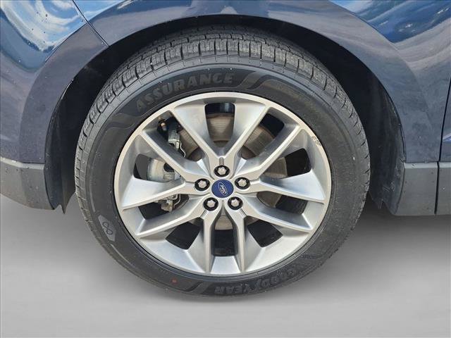 Used 2017 Ford Edge Titanium w/ Technology Package FWD image 22