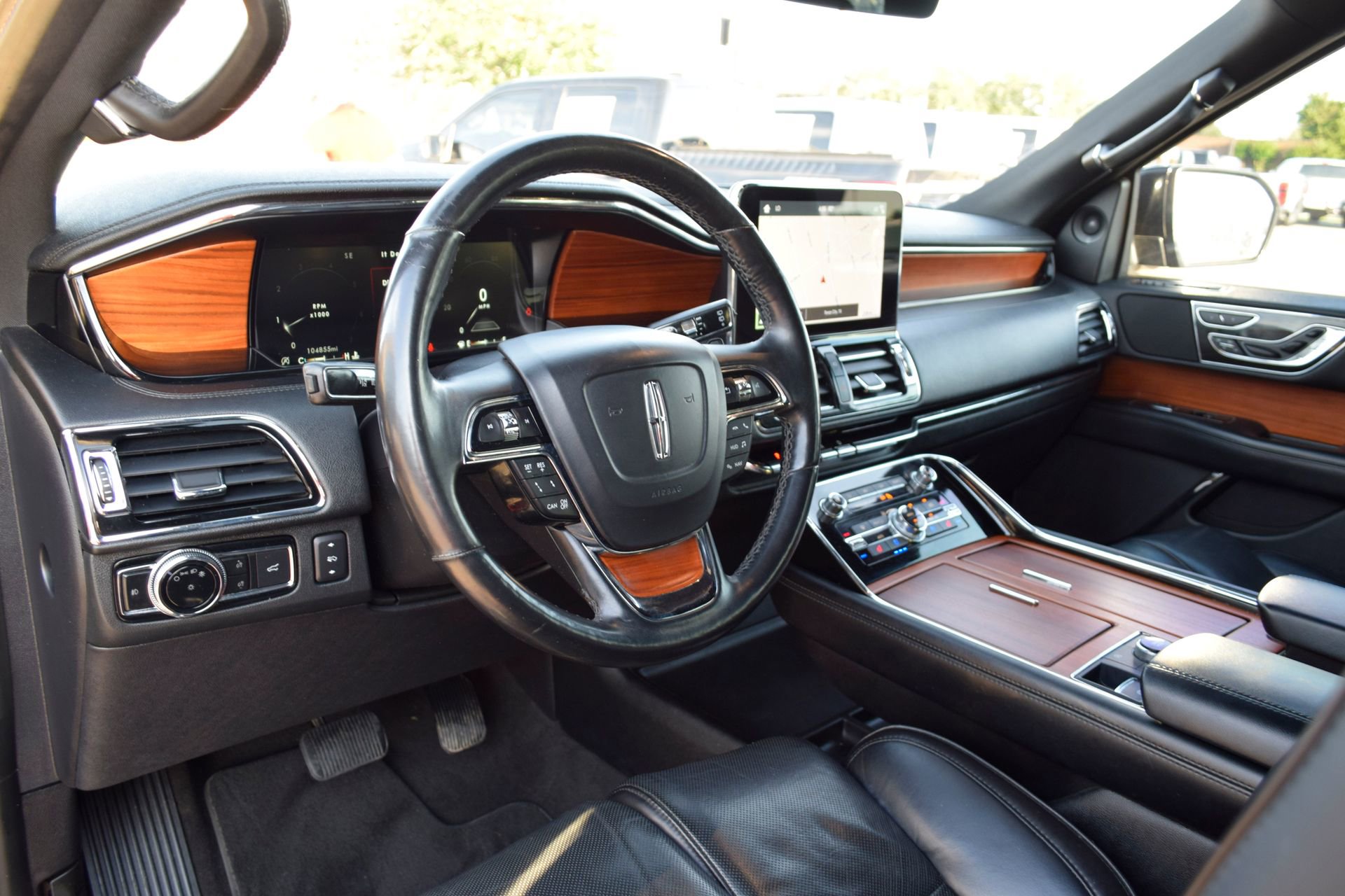 Used 2019 Lincoln Navigator L Reserve AWD/4WD image 17