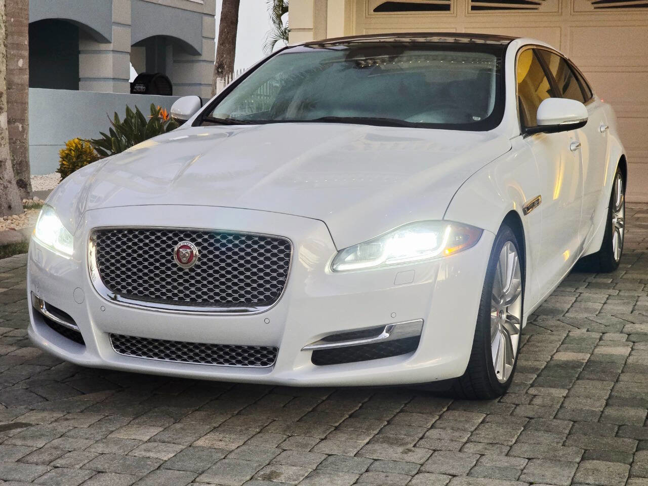 Used 2019 Jaguar XJ L Supercharged image 29