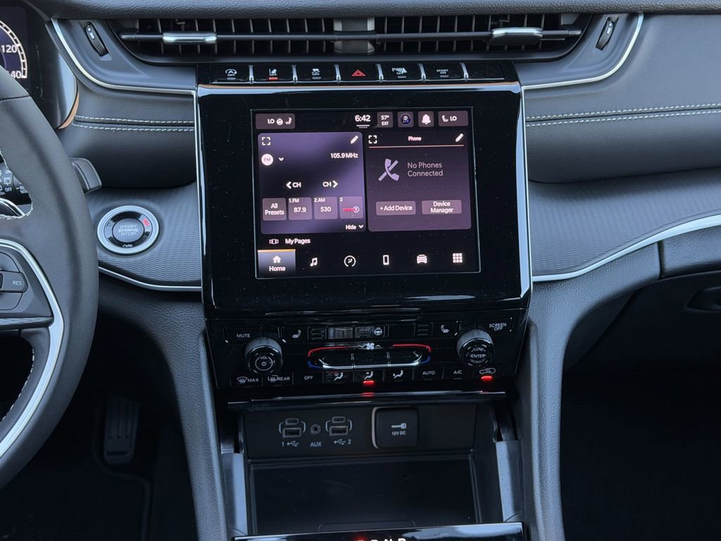 New 2025 Jeep Grand Cherokee L Altitude image 13