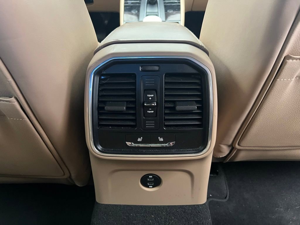 Certified 2023 Porsche Macan S AWD/4WD image 17
