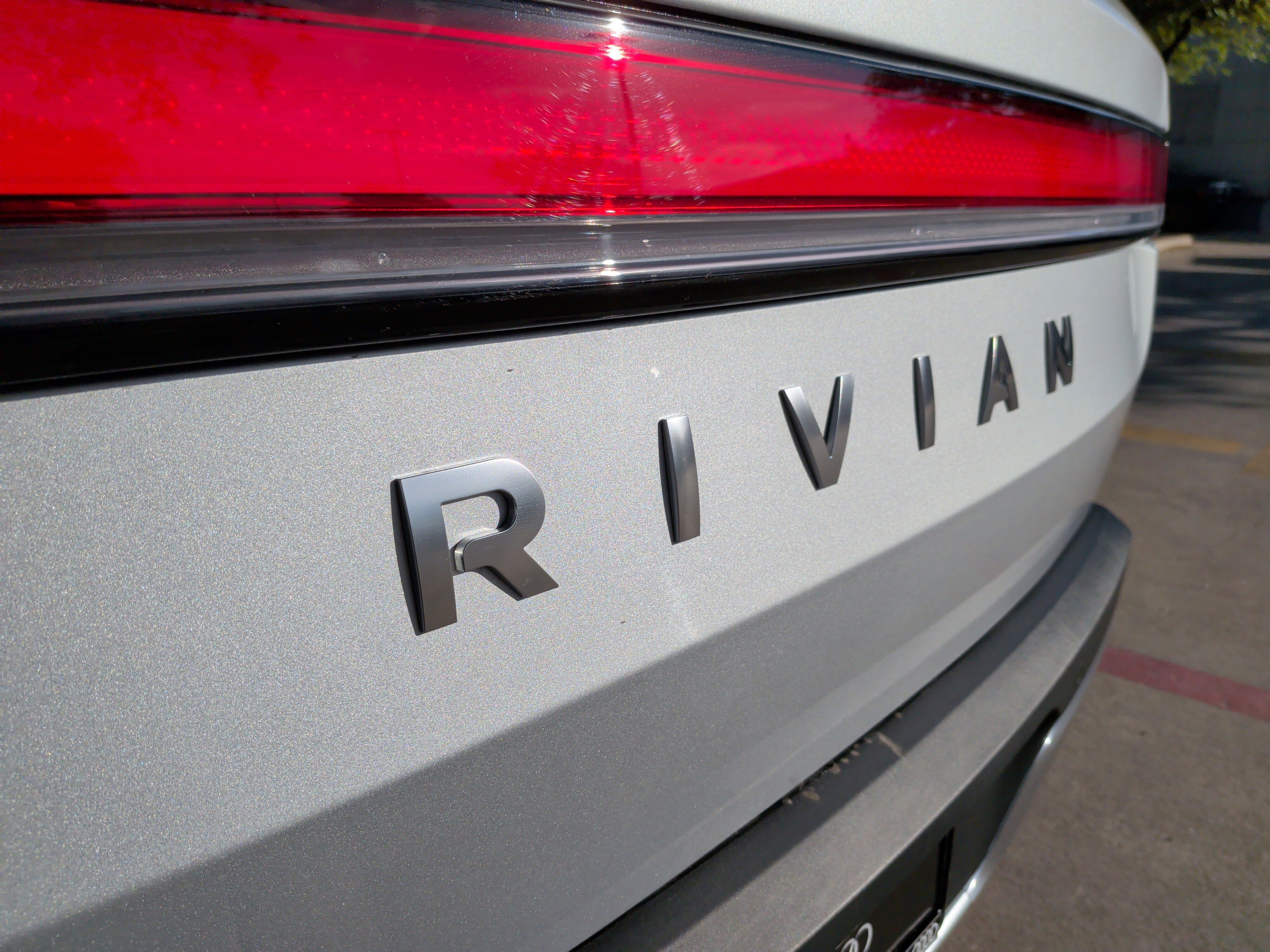 Used 2024 Rivian R1T Adventure AWD/4WD image 40