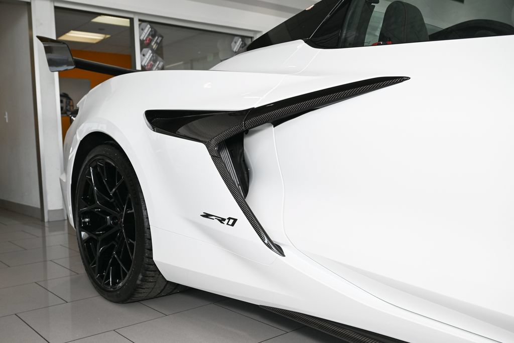 New 2026 Chevrolet Corvette ZR1 w/ ZR1 Carbon Fiber Aero Package RWD image 18