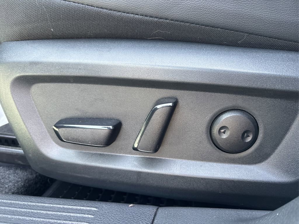 Used 2024 Nissan Rogue SL image 38