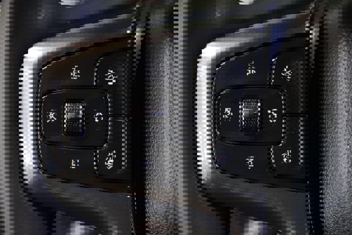 Used 2025 Chevrolet Silverado 2500 High Country w/ Technology Package image 17