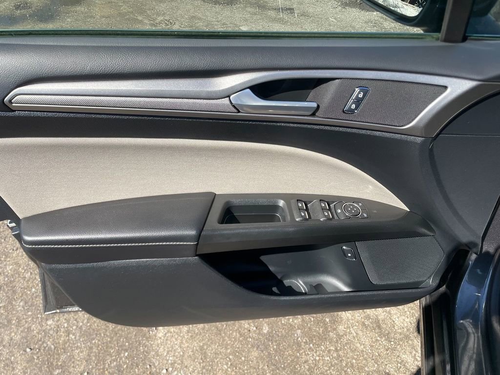 Used 2018 Ford Fusion S image 11