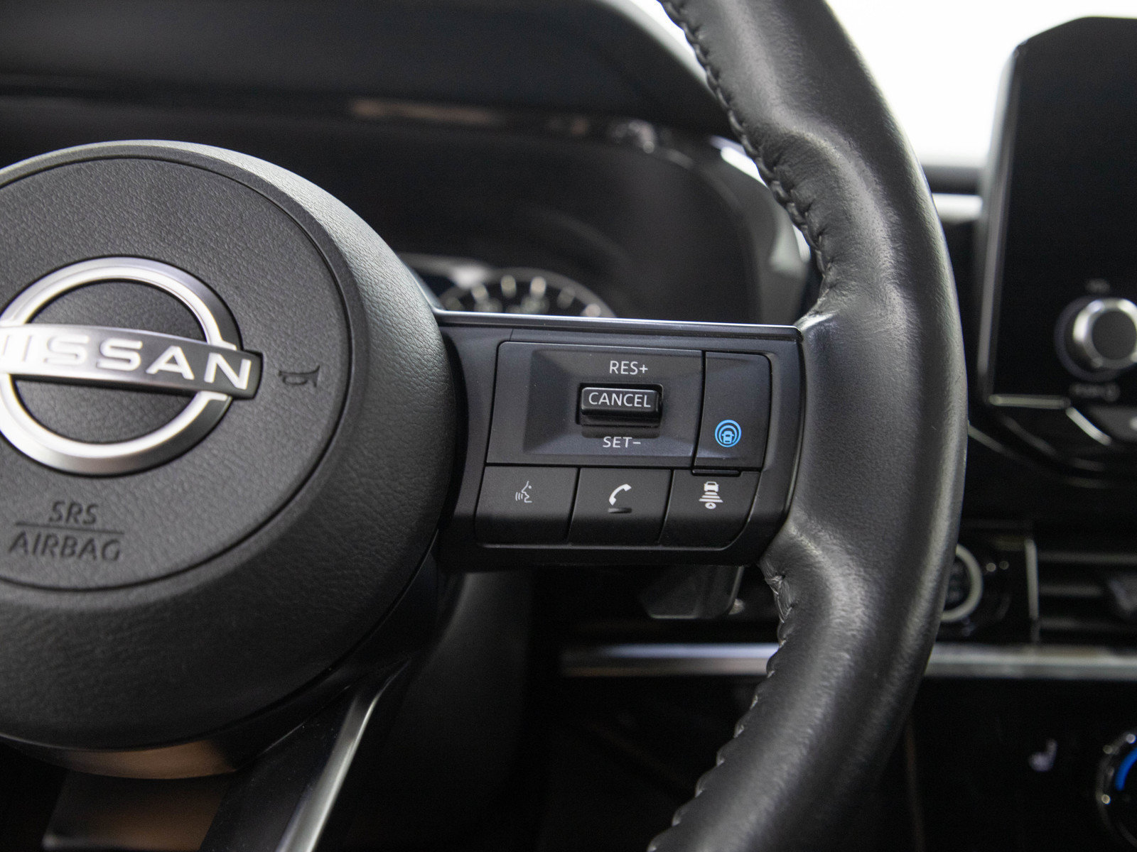 Used 2024 Nissan Pathfinder SV AWD/4WD image 29