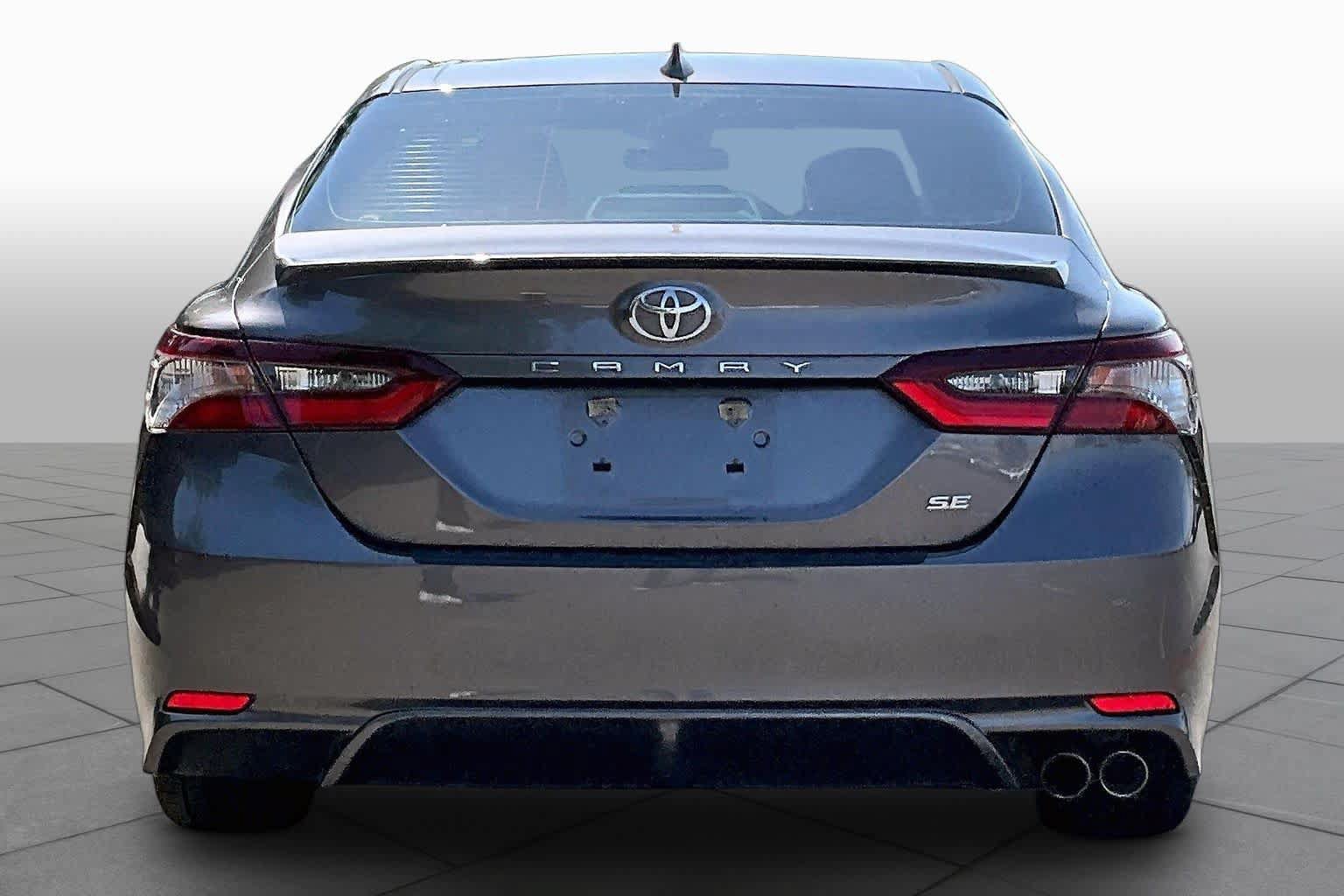 Used 2021 Toyota Camry SE FWD image 4