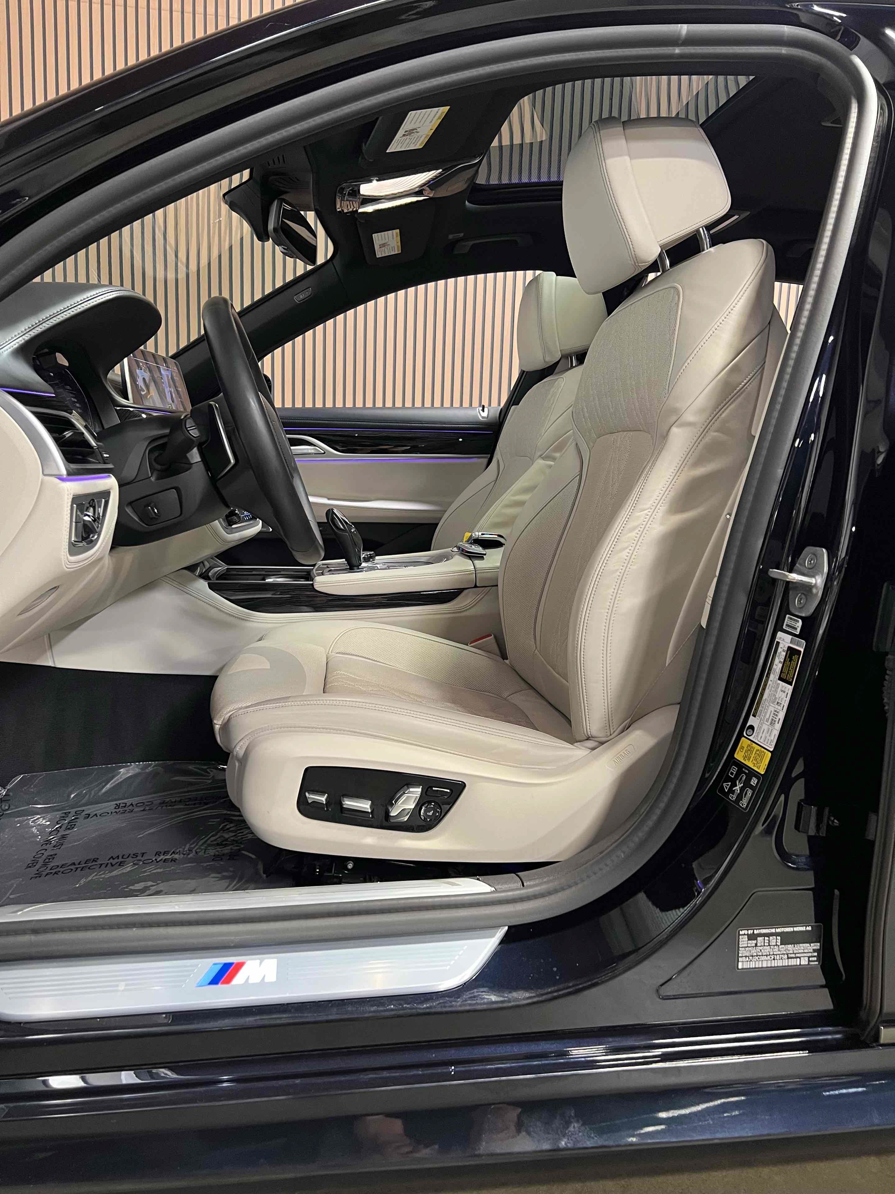 Used 2021 BMW 750i xDrive w/ Executive Package AWD/4WD image 39