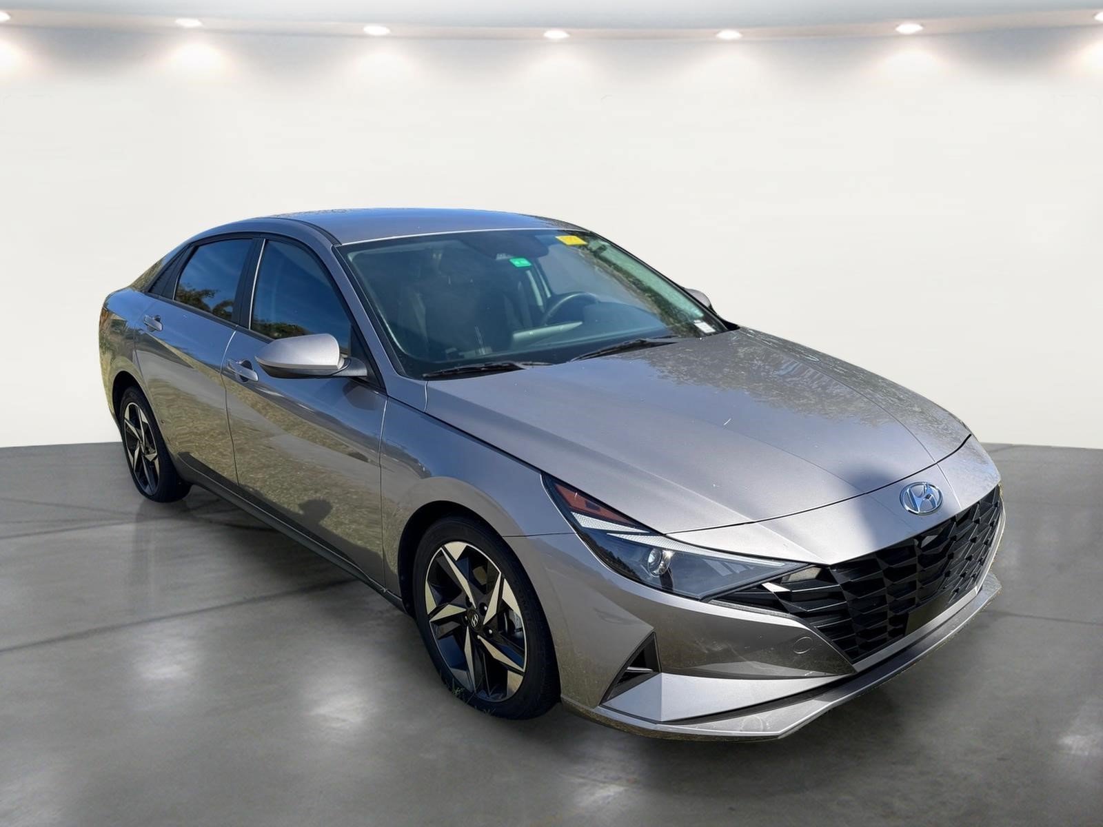 Used 2023 Hyundai Elantra SEL w/ Convenience Package FWD image 9
