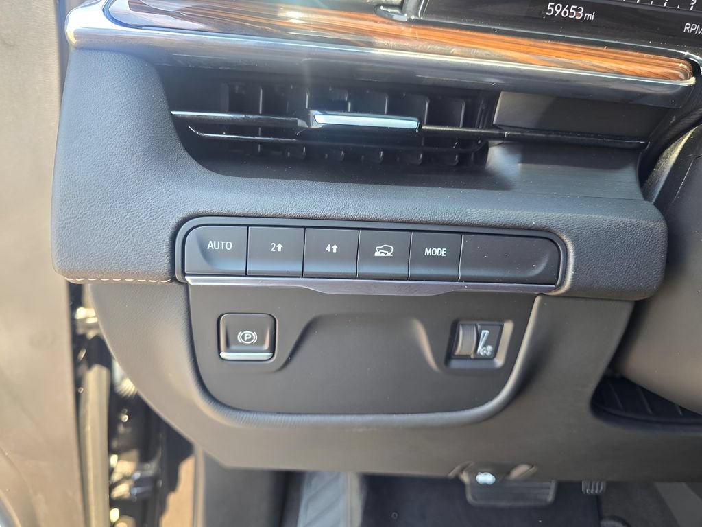 Used 2023 Cadillac Escalade Premium Luxury AWD/4WD image 16