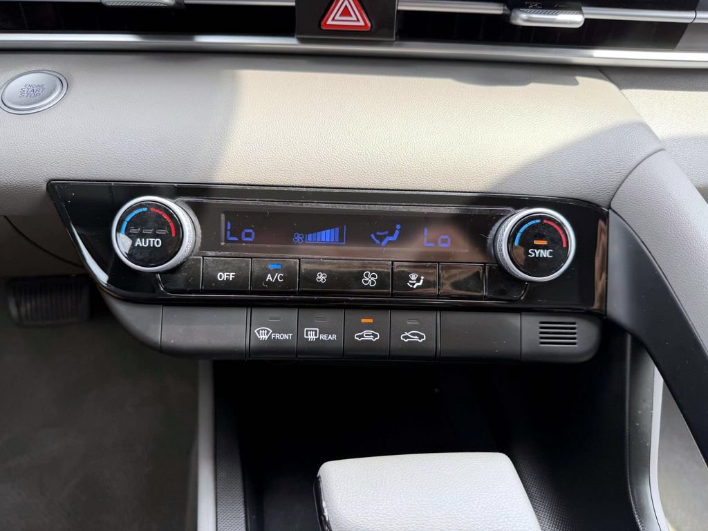 Used 2023 Hyundai Elantra SEL FWD image 19