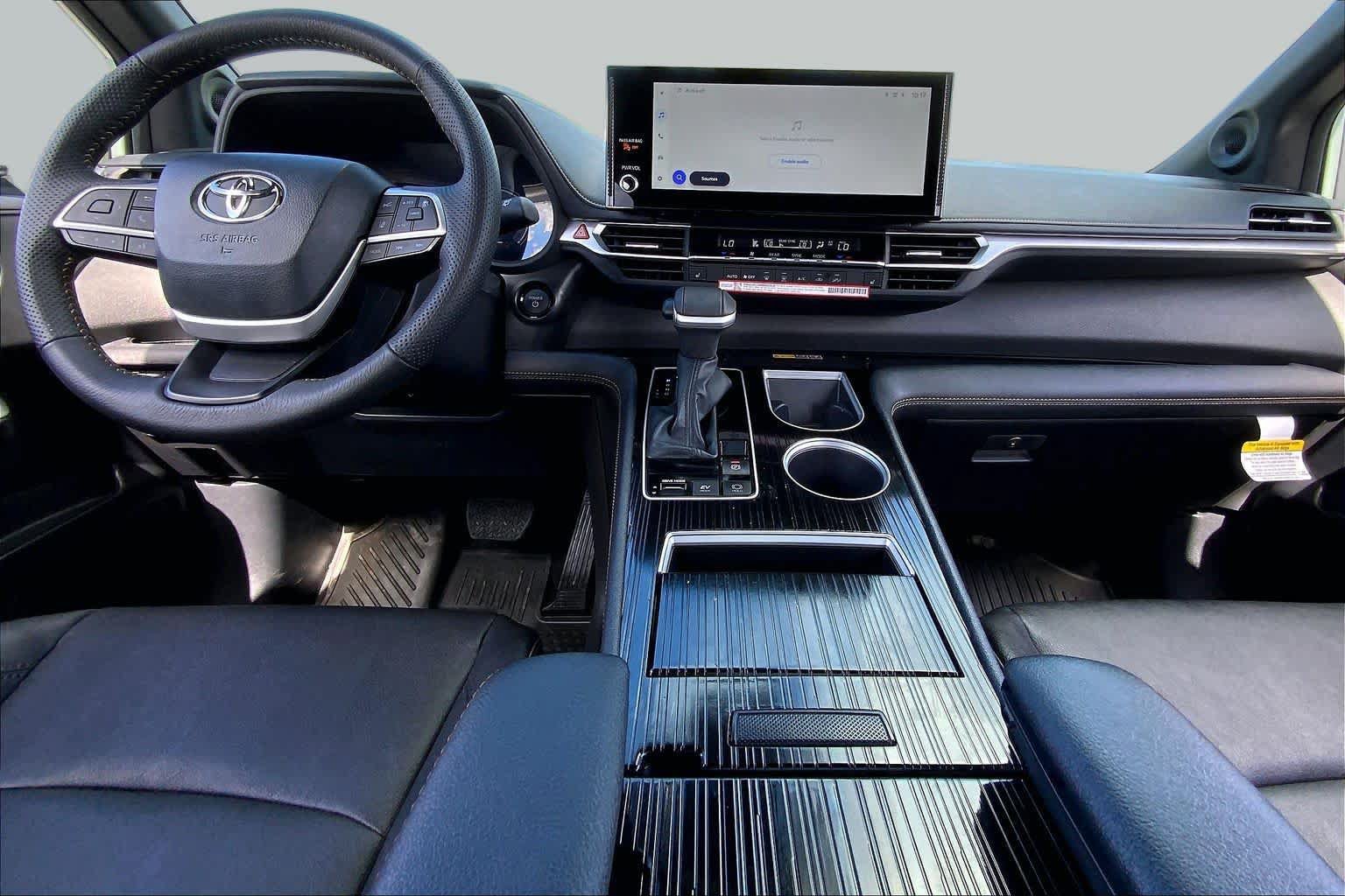 Certified 2026 Toyota Sienna XLE Woodland Edition AWD/4WD image 15