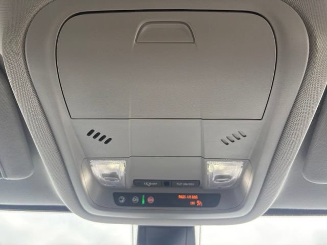 Used 2023 GMC Acadia SLE w/ Driver Convenience Package FWD image 31