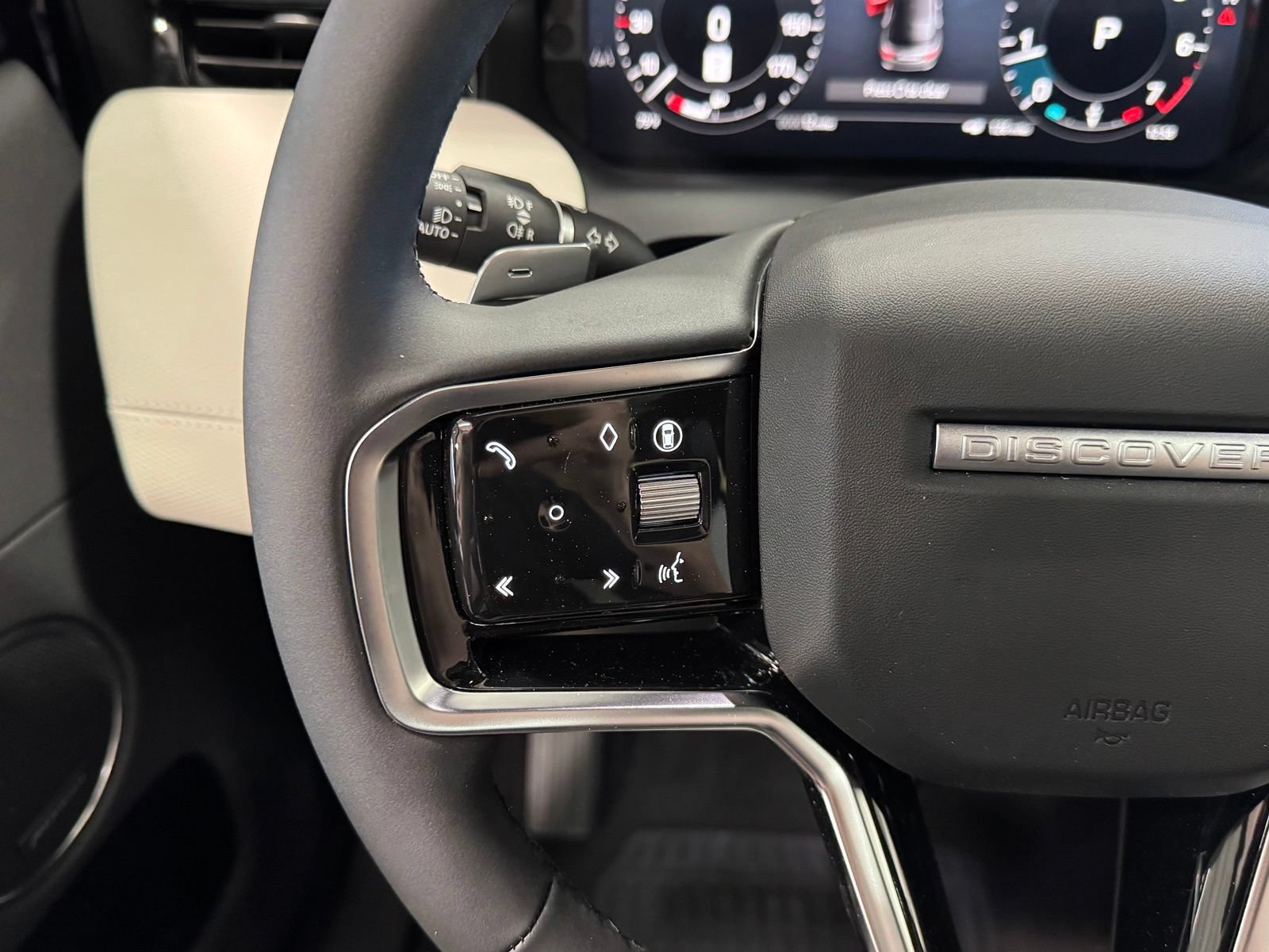 New 2026 Land Rover Discovery Sport Landmark AWD/4WD image 19