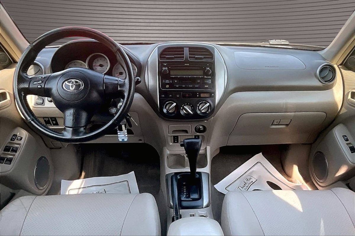 Used 2004 Toyota RAV4 4WD image 7