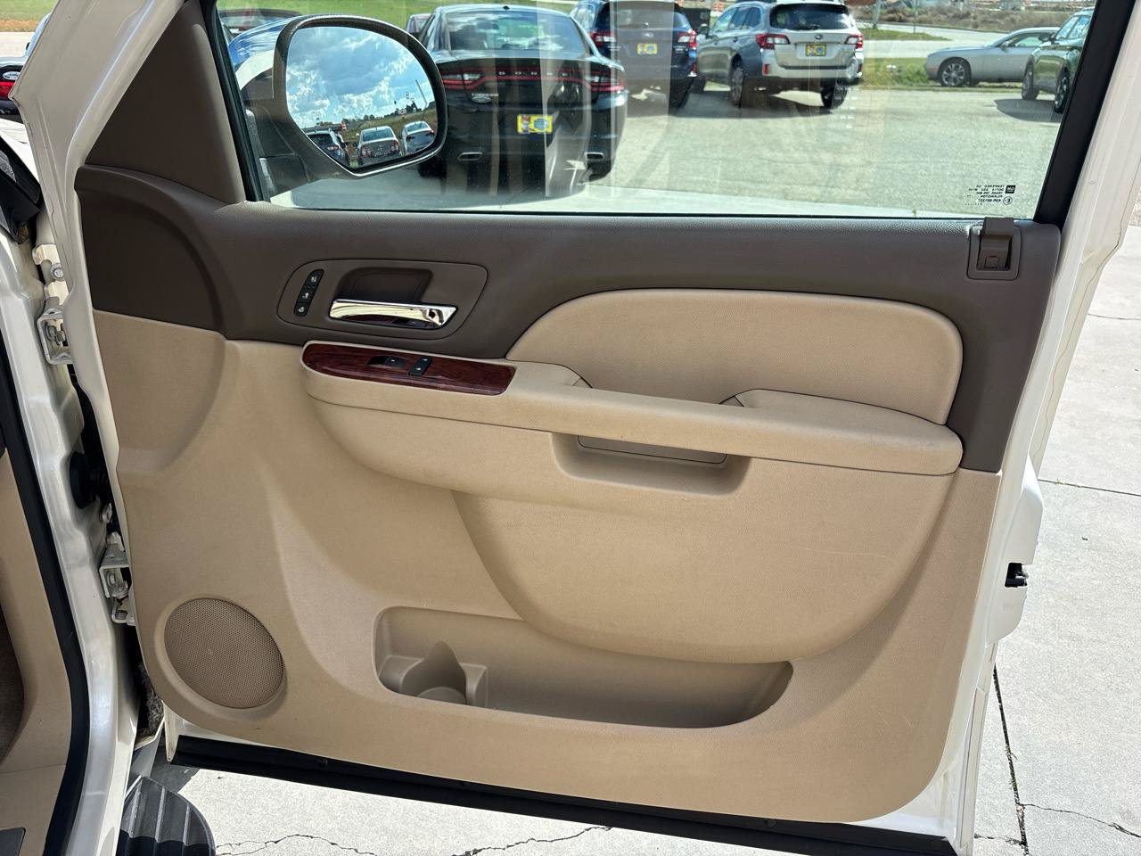 Used 2014 Chevrolet Suburban LTZ AWD/4WD image 27