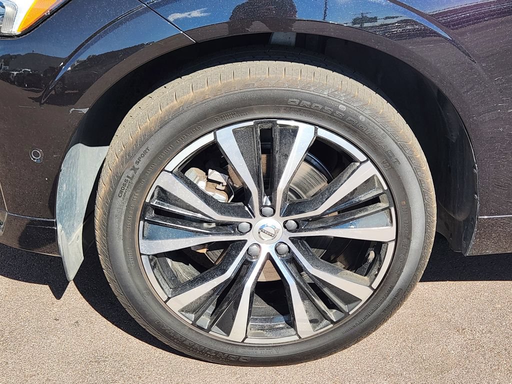 Used 2025 Volvo XC60 B5 Plus AWD/4WD image 7