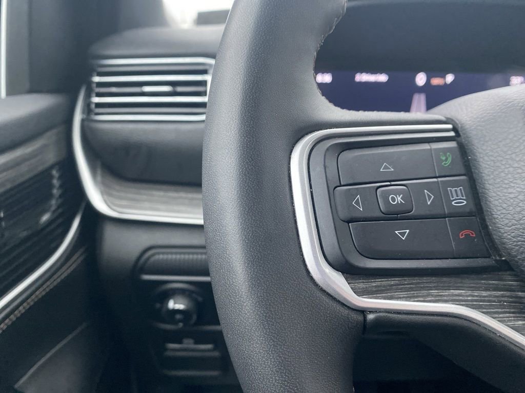 Certified 2024 Jeep Wagoneer L Series II w/ Flexible Seating Group image 31