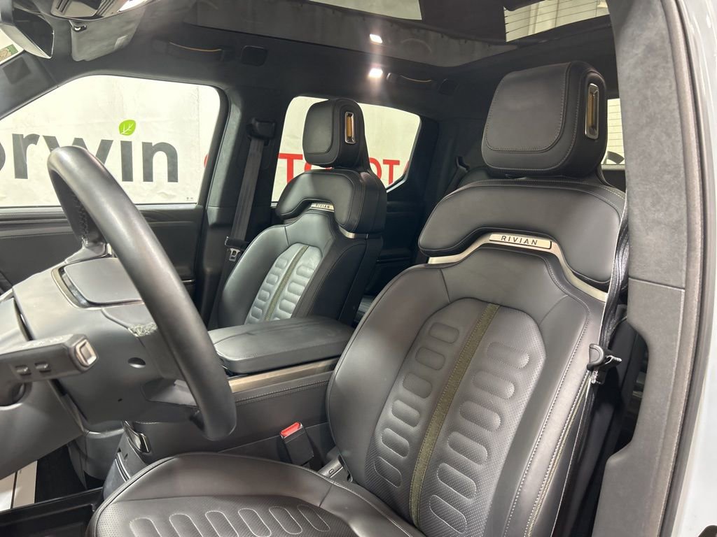 Used 2023 Rivian R1T Adventure image 23