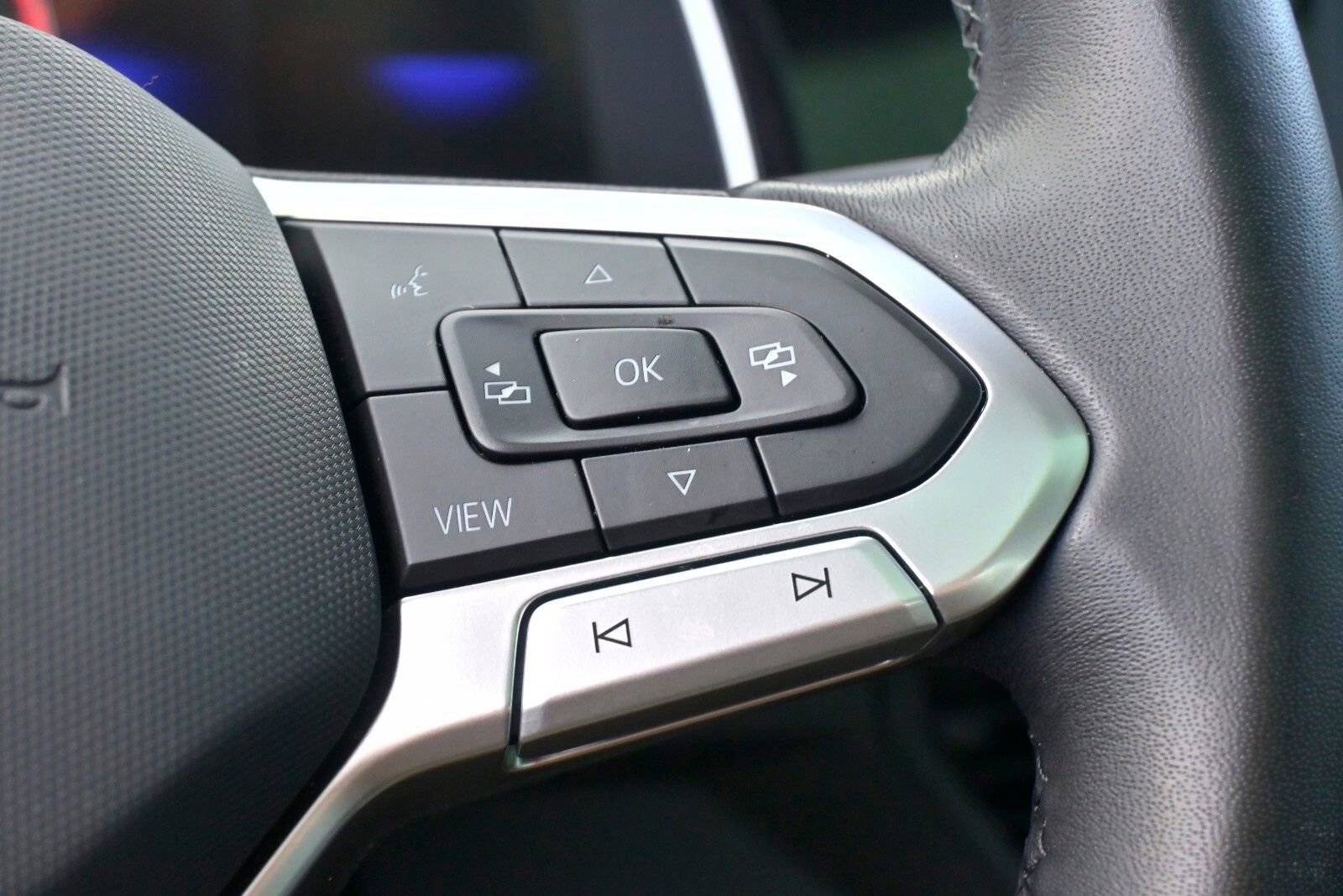 Used 2024 Volkswagen Jetta SE w/ Panoramic Sunroof Package image 27