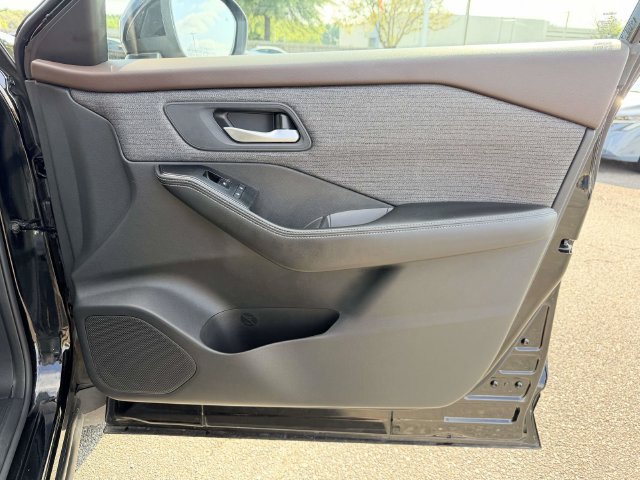 Used 2021 Nissan Rogue SV AWD/4WD image 8