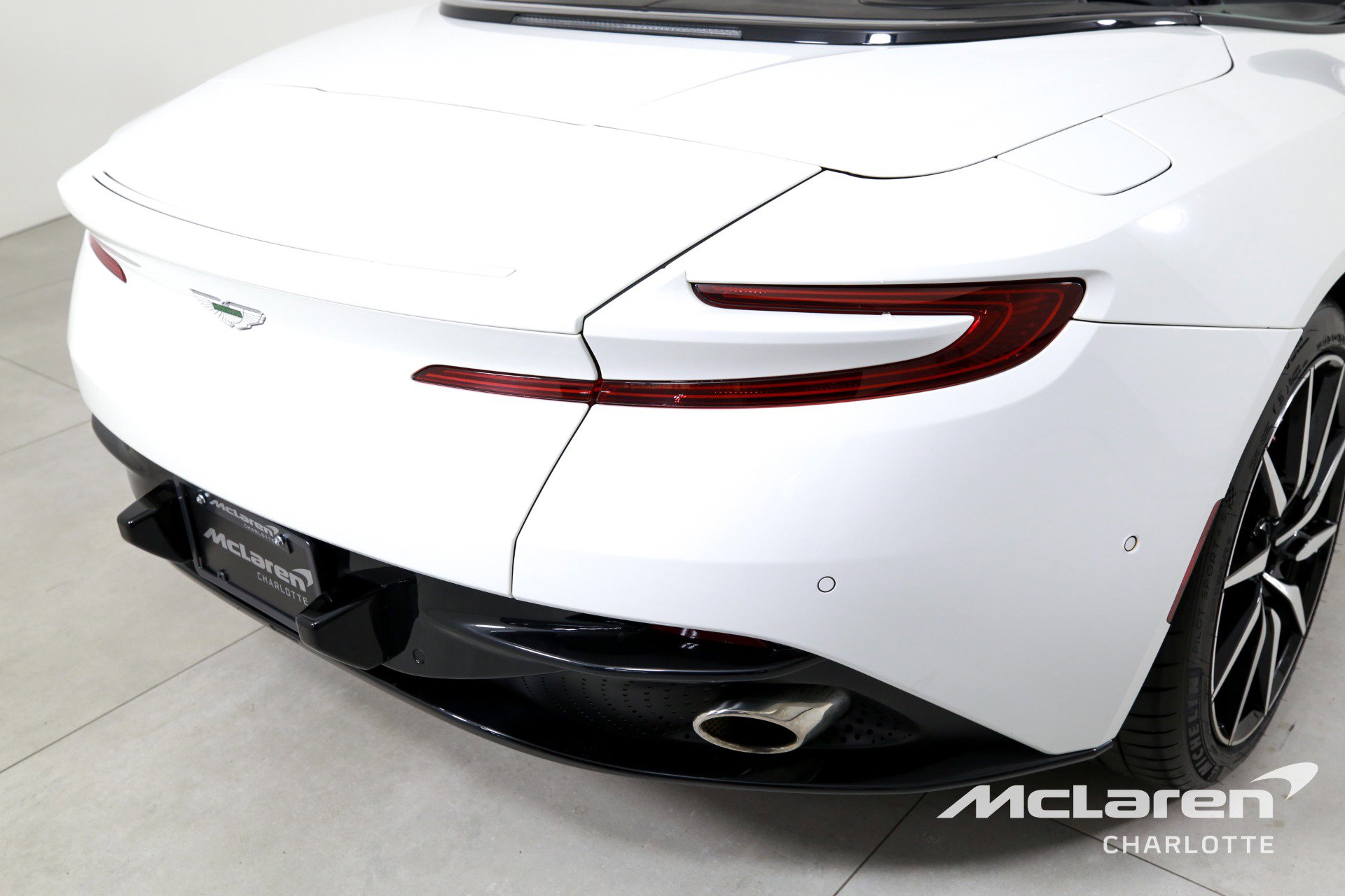 Used 2020 Aston Martin DB11 Volante RWD image 34