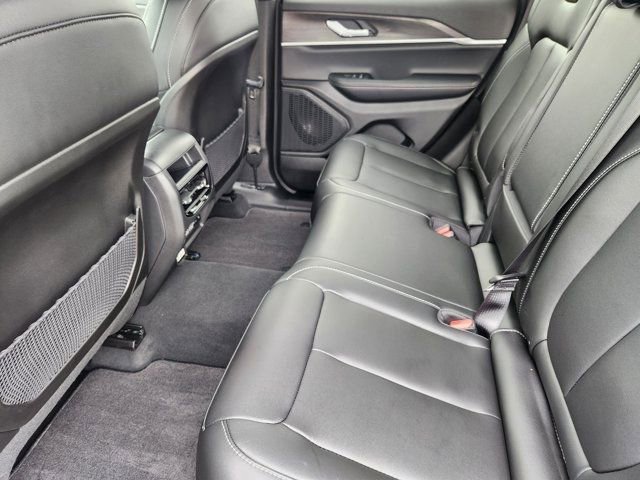 Used 2025 Jeep Grand Cherokee Limited image 30