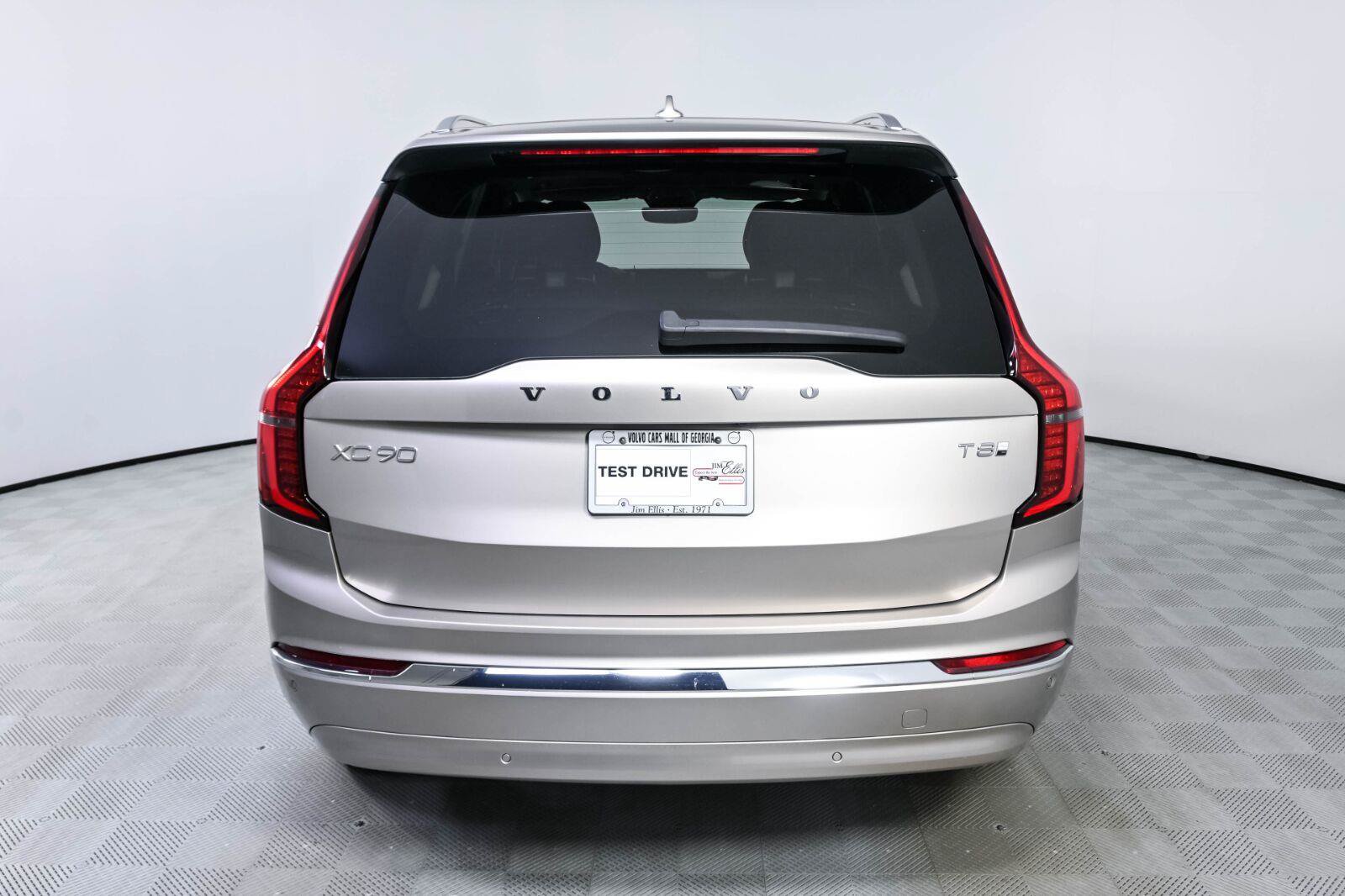 Certified 2025 Volvo XC90 T8 Core AWD/4WD image 28