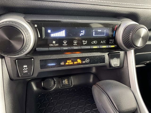 Used 2025 Toyota RAV4 LE AWD/4WD image 20