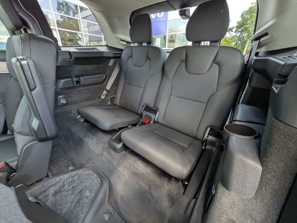 Certified 2026 Volvo XC90 B6 Plus w/ Protection Package Premier AWD/4WD image 18