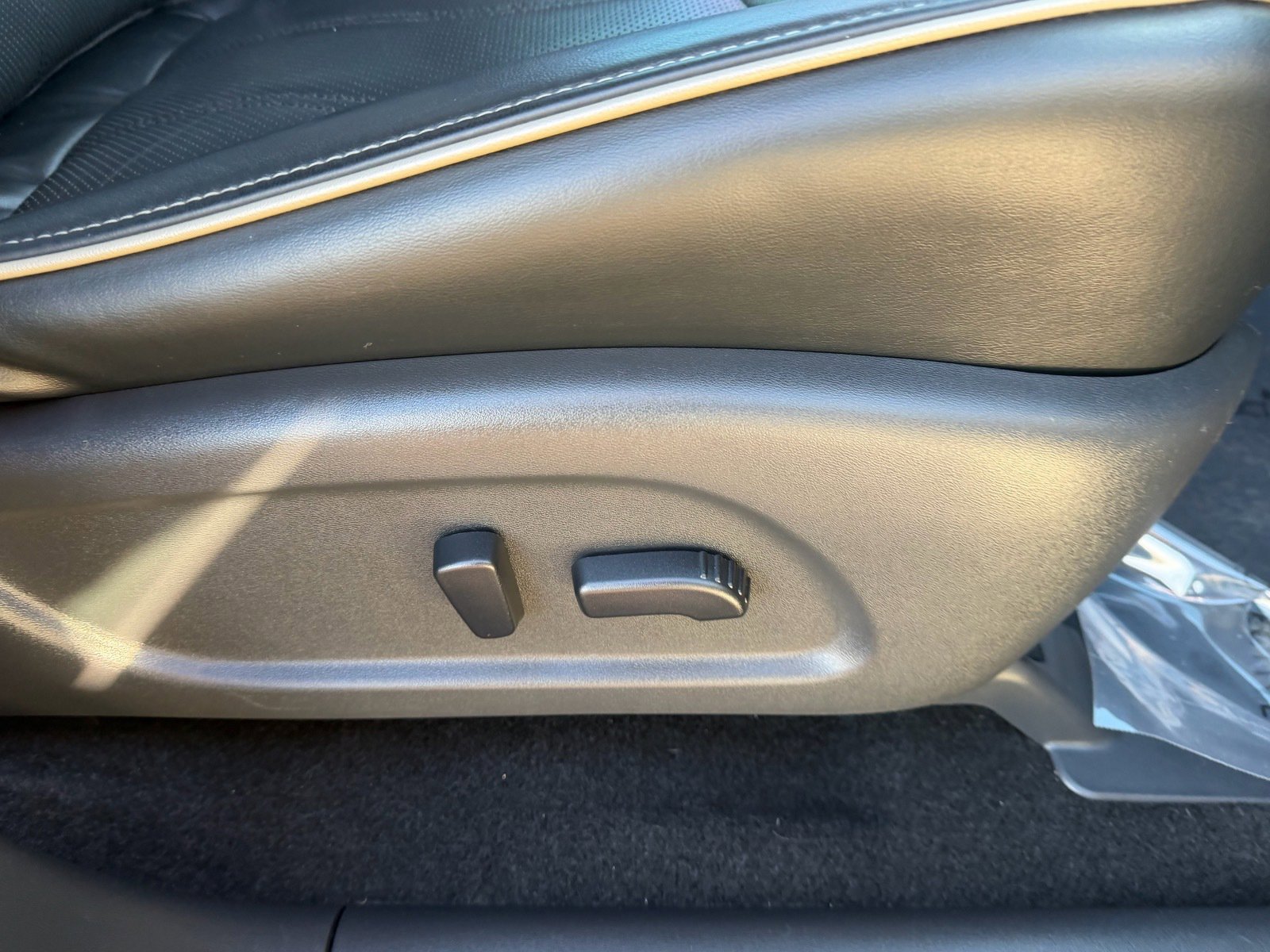 Used 2019 INFINITI QX60 Luxe w/ Essential Package image 13