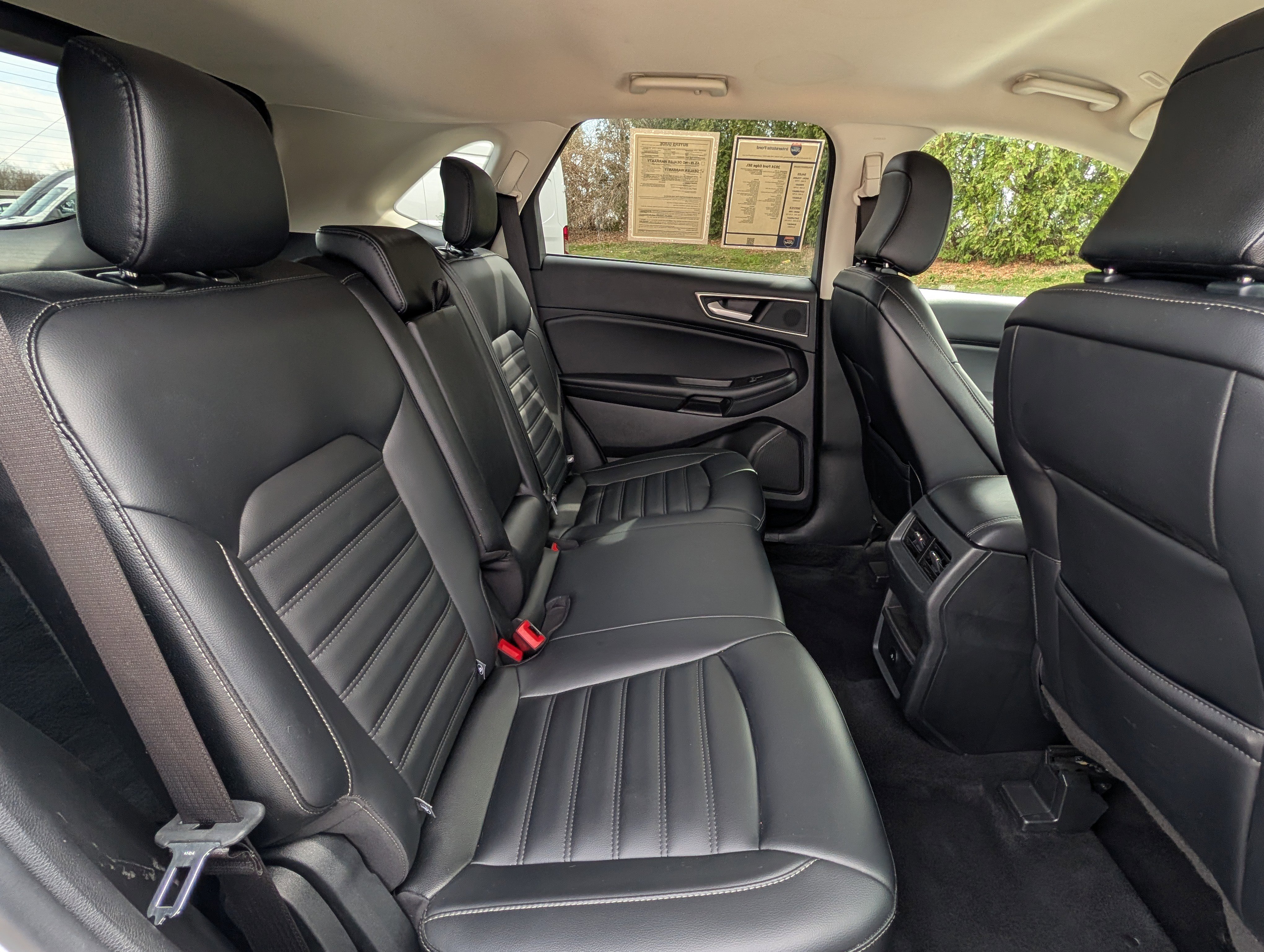 Used 2024 Ford Edge SEL image 28