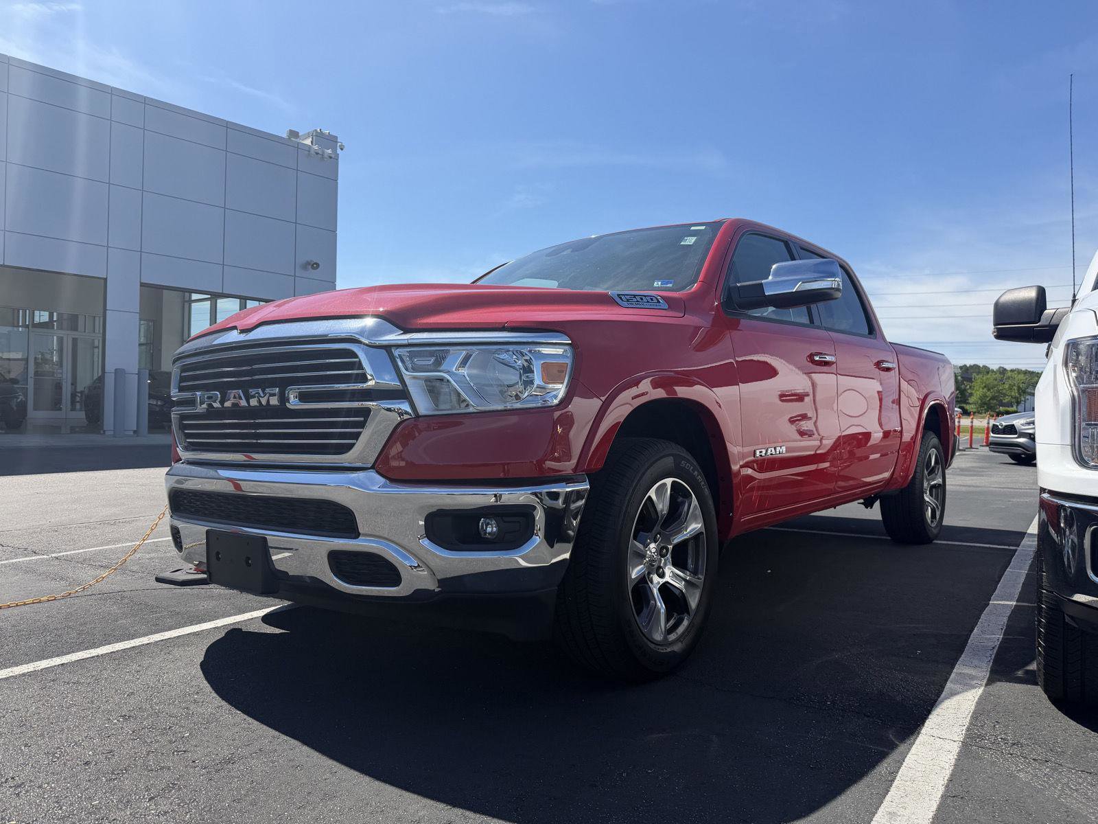 Used 2022 RAM 1500 Laramie AWD/4WD image 14