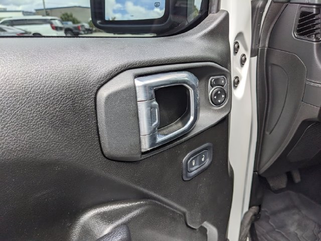 Used 2024 Jeep Wrangler Rubicon AWD/4WD image 21